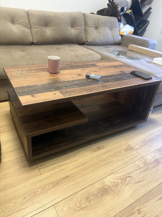 Чисто нова холна маса