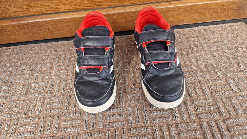 34 номер ADIDAS Детски оригинални маратонки
