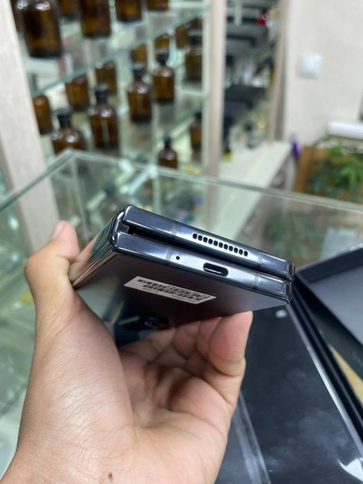 Samsung galaxy z fold 4 5G 12/256gb holati 9/10 ideall