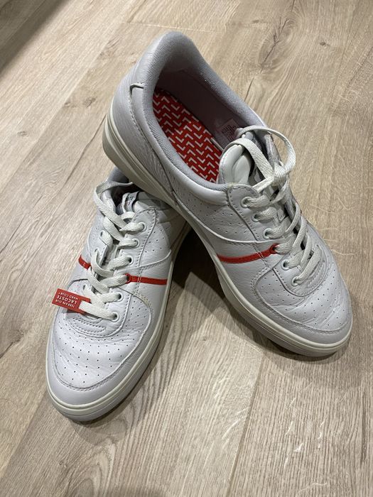 LACOSTE обувки