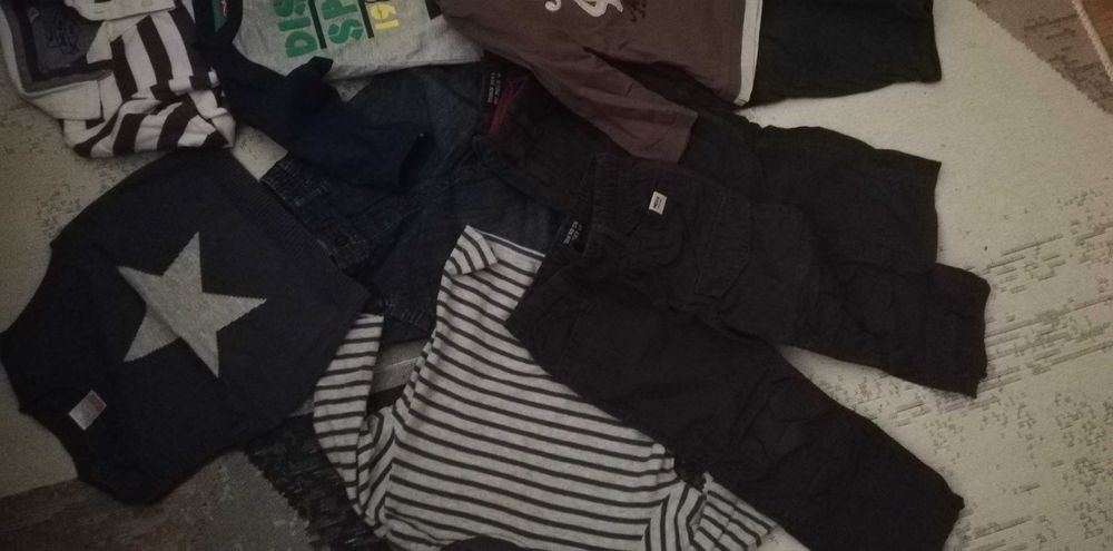 Лот бебе 12-18-24.Жилетка с 2 ризи 4г и дънки