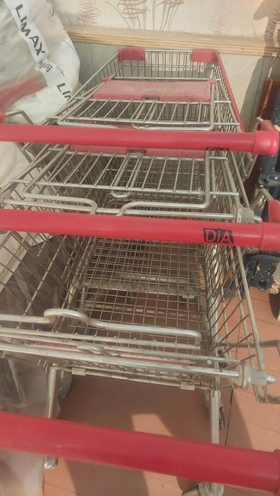Тележки б/у  для продуктов.