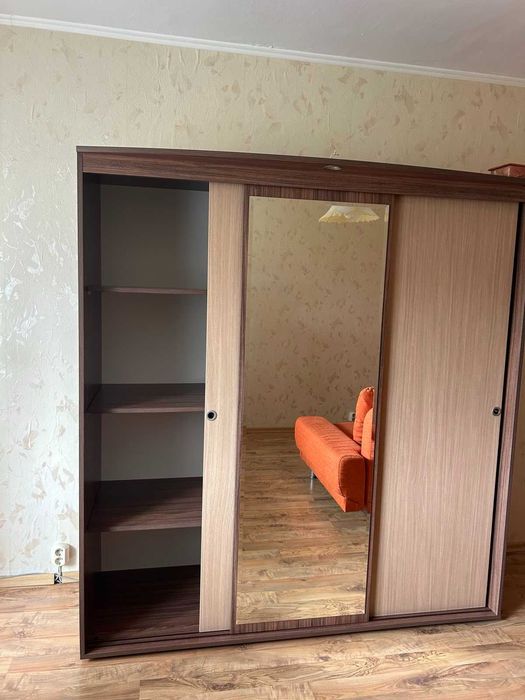 Гардероб с плъзгащи врати – много добро състояние