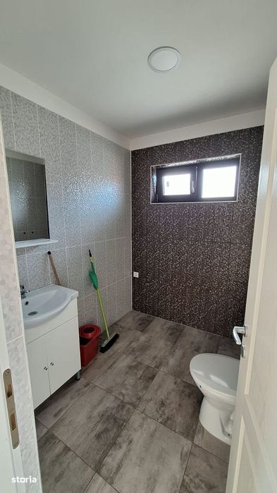 De inchiriat apartament nemobilat pt birou sau locuit Coposu 18A 50mp
