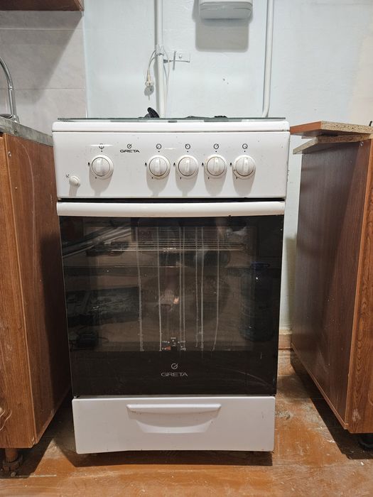 Продам газовую плиту
