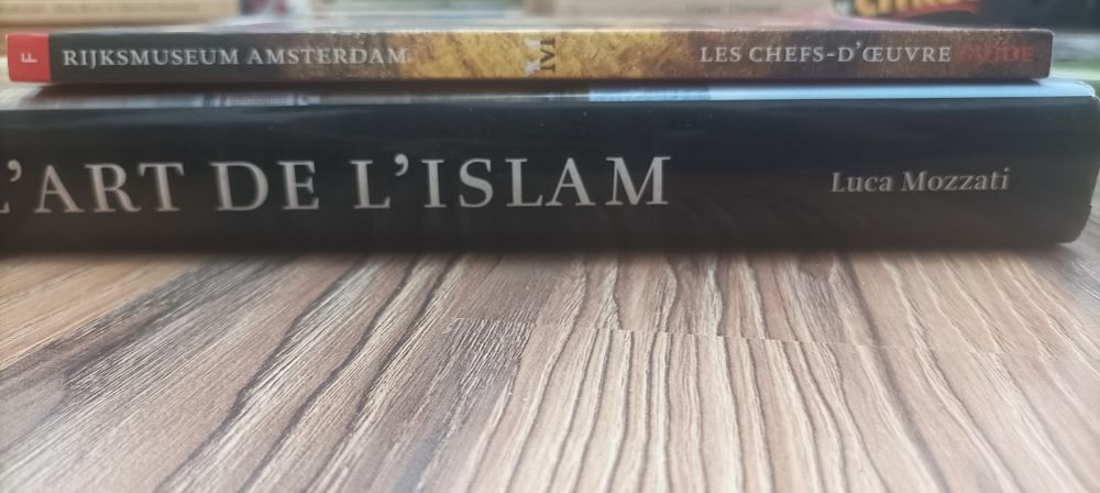 Vând cărți de artă în franceza