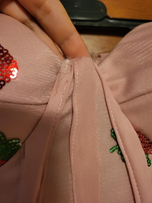 Set rochie mama- fiica identice, model căpșuni, făcute pe comanda, cu mici defecte prinse în poză