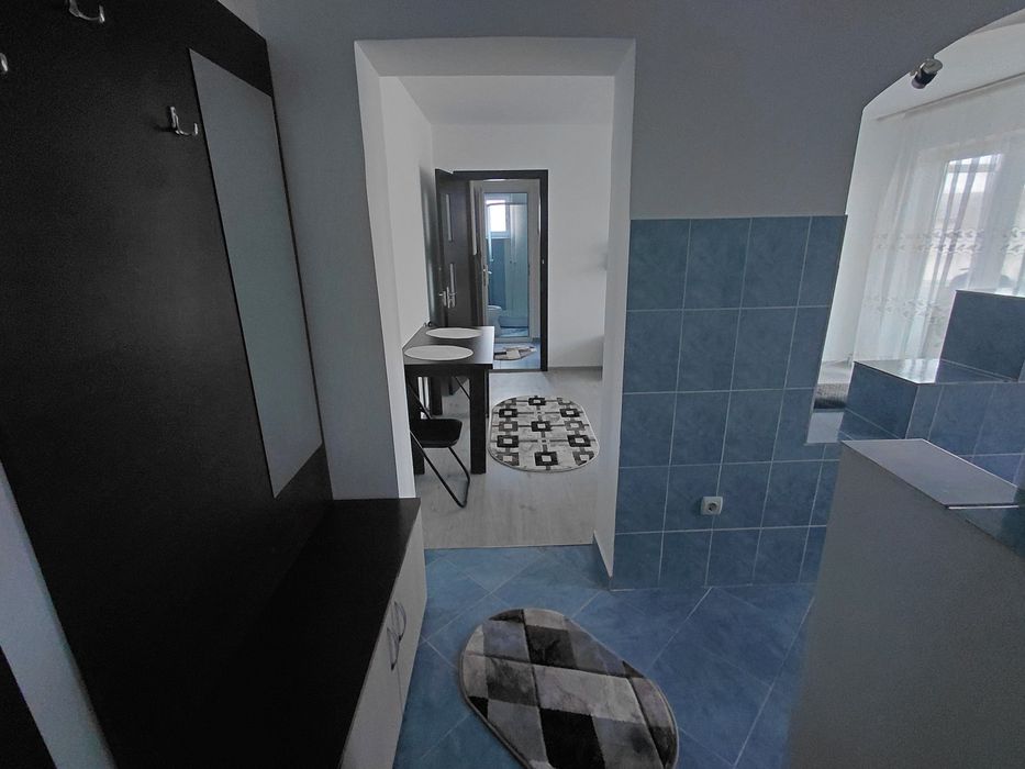 Închiriez apartament în zona Pieței 1 Mai