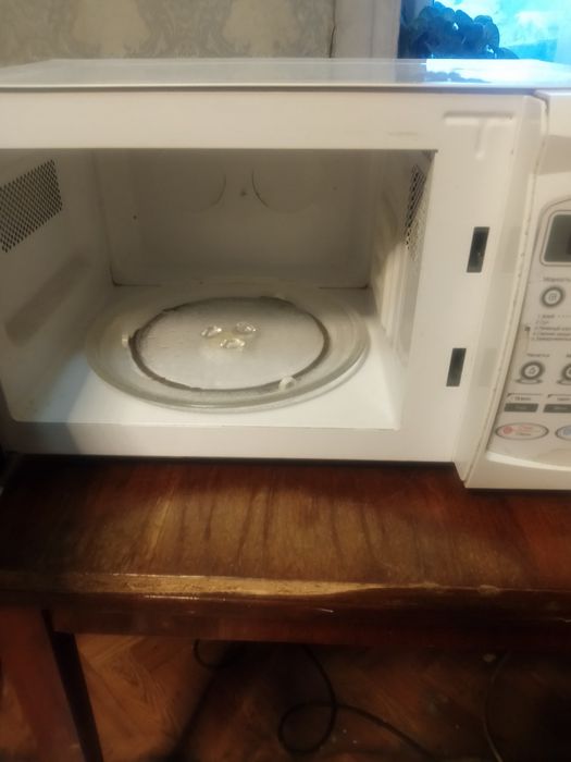 Продам микроволновую печь