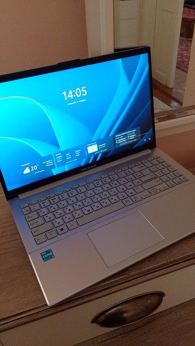 Asus                  .