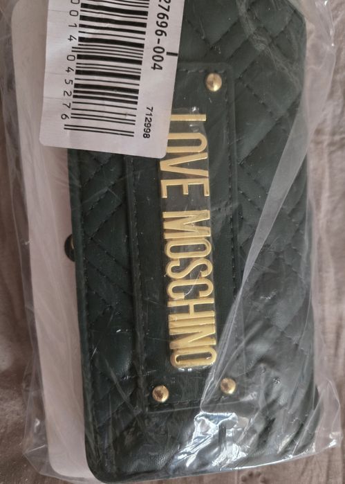 Нови дамски портфейл Love Moschino