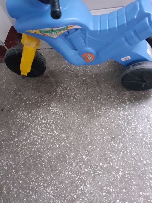 Bicicleta   fata pedale condiții bună