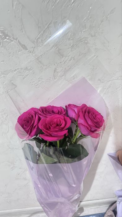 Продам букет из 5 роз