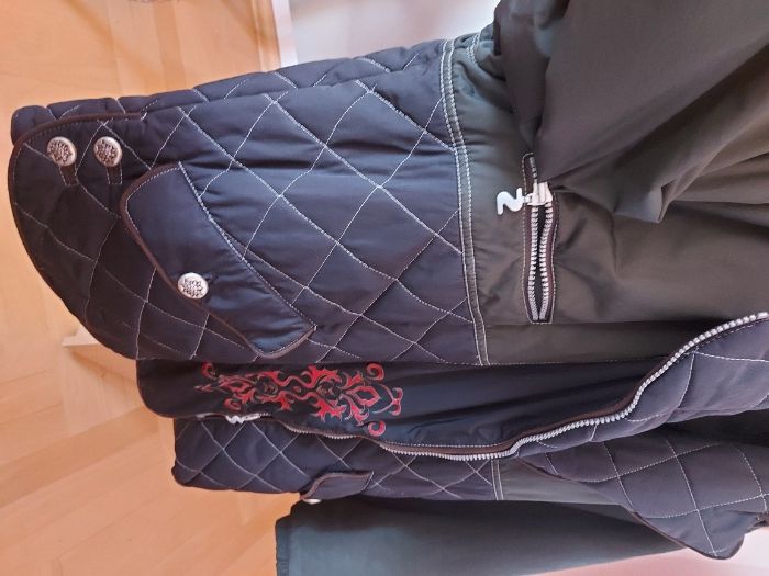 Продавам пролетно-есенно дамско яке