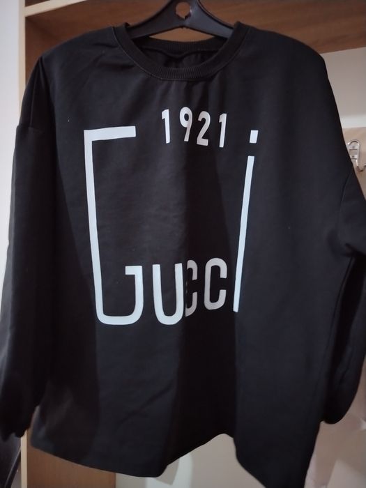 Продам женскую кофту.