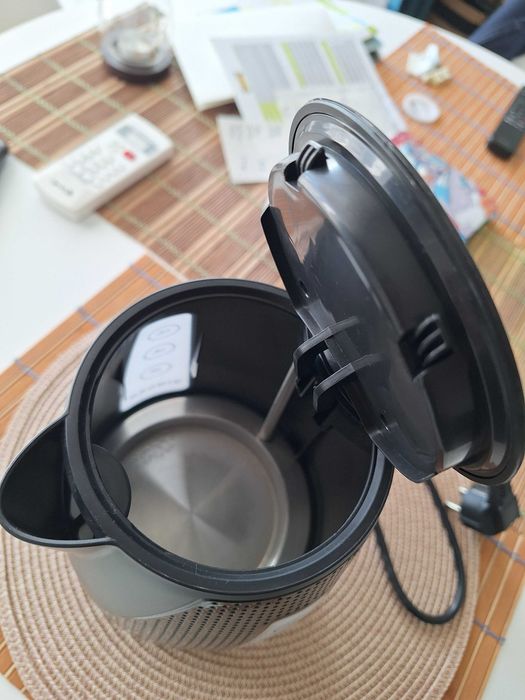 Електрическа кана Singer - SWK-800DOTS, 2200W, 1.7 l, черна