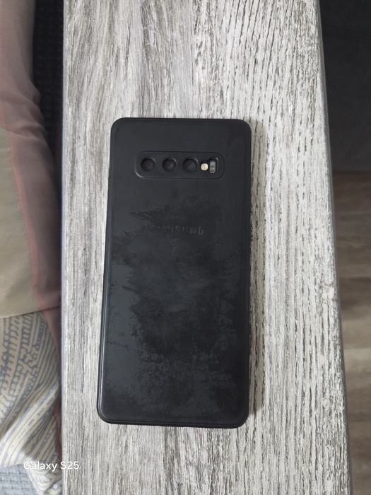 Продам  телефон самсунг s 10+  вьетнам