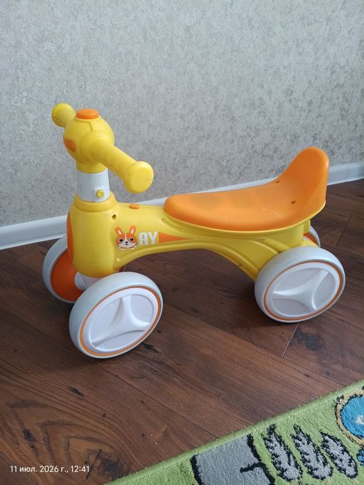 Продам классный беговел