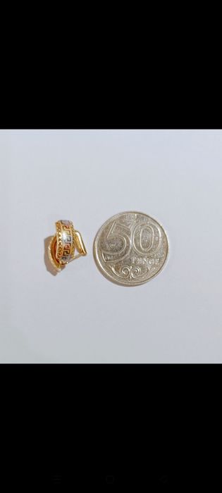 ЗОЛОТЫЕ СЕРЬГИ 750 пробы с  греческим узором