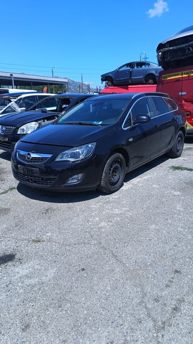 Opel Astra J 2.0 CDI НА ЧАСТИ!!!