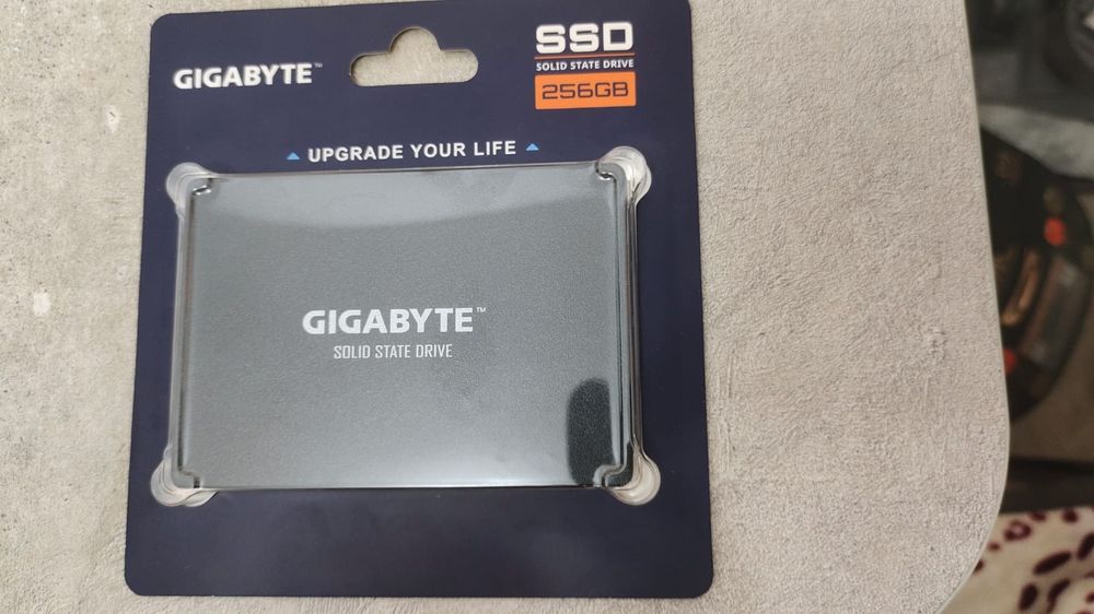 SSD диск gigabyte 256 GB