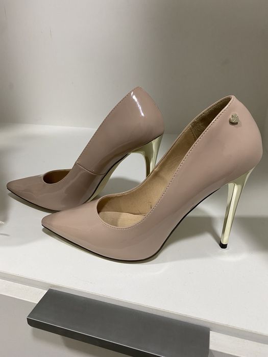 Шикарное вечернее платье Roman.