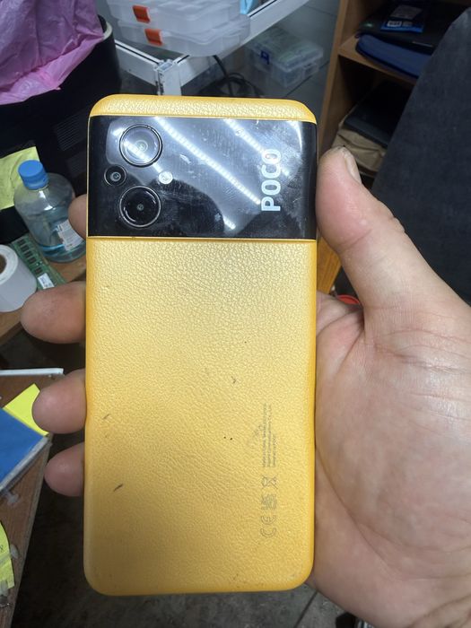 Продам телефон POCO M5