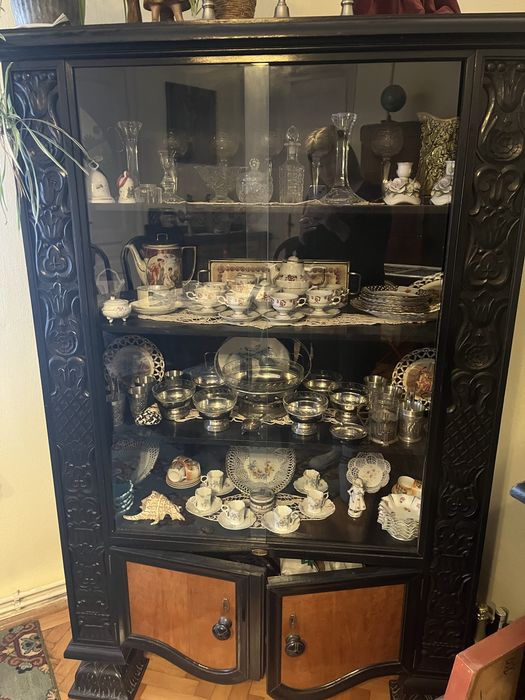 Mobilier sufragerie vintage 3 piese mari + masa cu 8 scaune