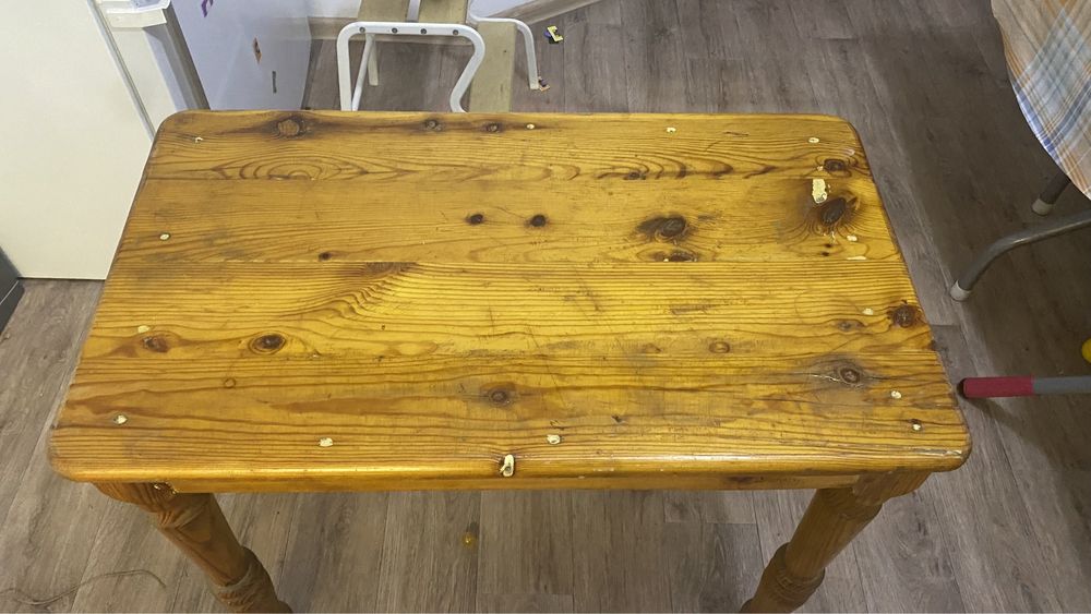 Стол деревянный