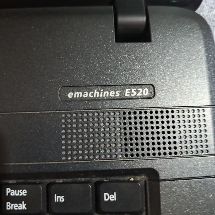 ноутбук emachines E520