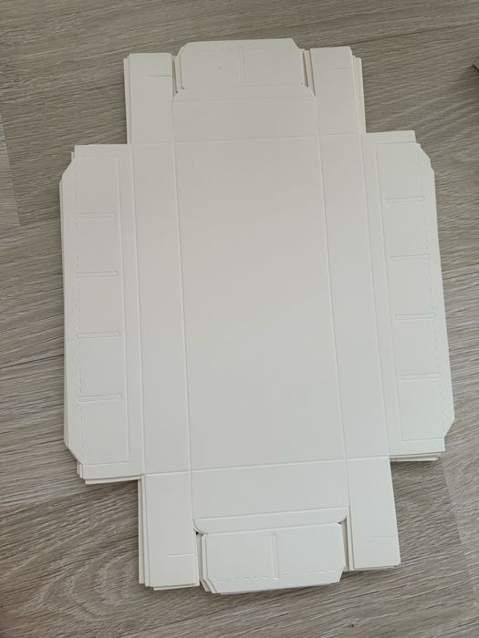 Коробки для клубники, дессертов