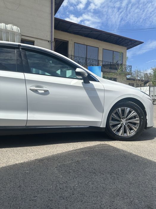 Hongqi EQM5 (450) тали 2024 йил