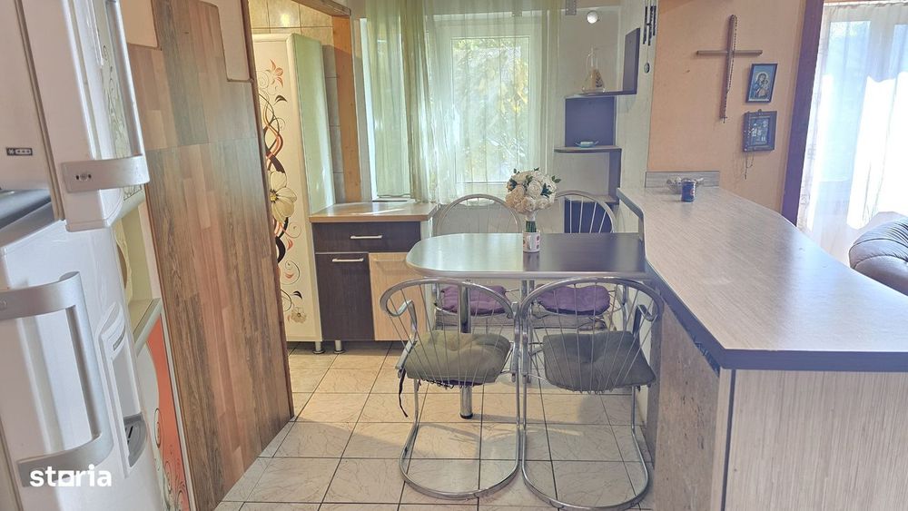 Vand apartament 4 camere Deva,  Decebal (Cuza Voda, Catedrala), et. 2,