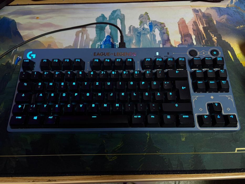 Tastatura logitech g pro