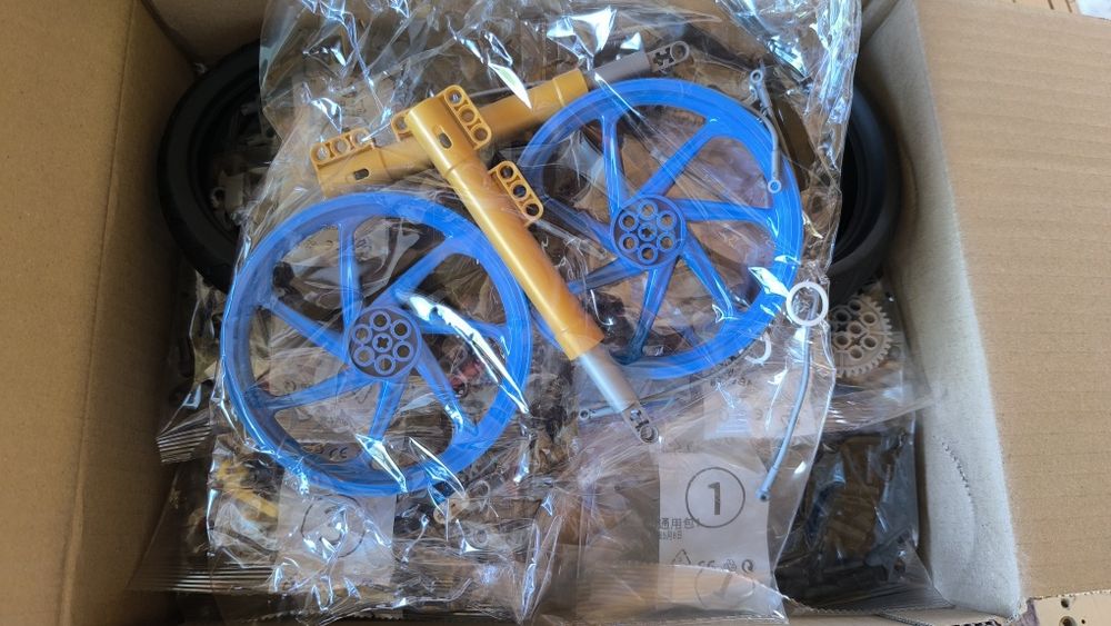 Tip Lego Yamaha MT-10 SP 42159