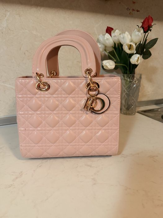 Дамска чанта Lady Dior пудра среден размер