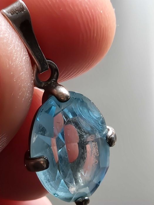 Pandantiv din argint cu Topaz – design elegant