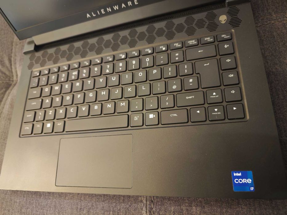 Alienware m15 R7 -165hz / i7 12700h / RTX 3060 140w / 16 Ram / 512 SSD