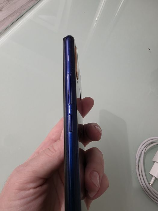 Продам смартфон Vivo 1904, 3/64