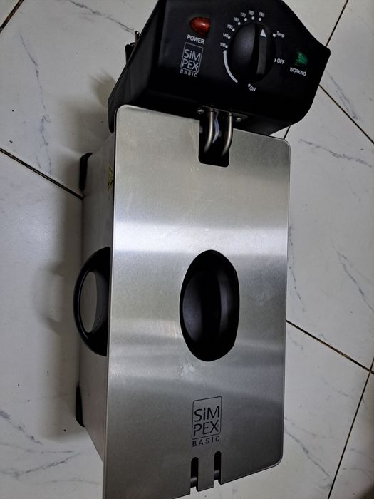 Friteuza SIMPEX 23608 2000W 3.5 l 190°
Dispozitiv prăjire cartofi