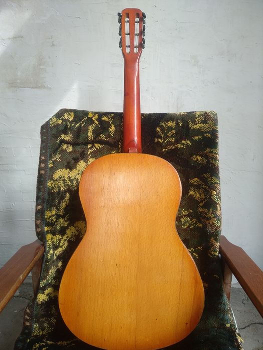 Гитара акустическая продается