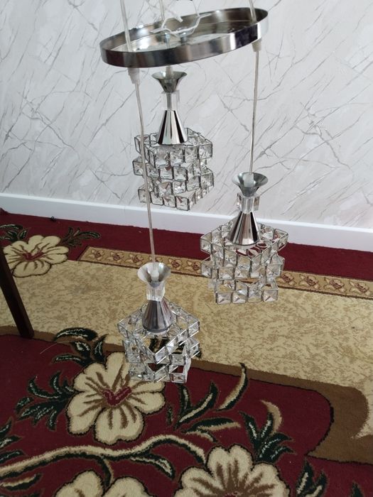 Люстры потолочные