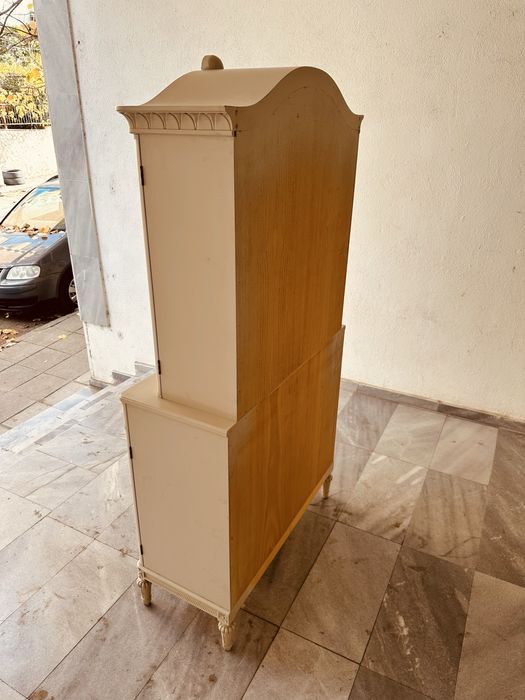 Шведски винтидж шкаф в стил Gustavian / Неокласицизъм