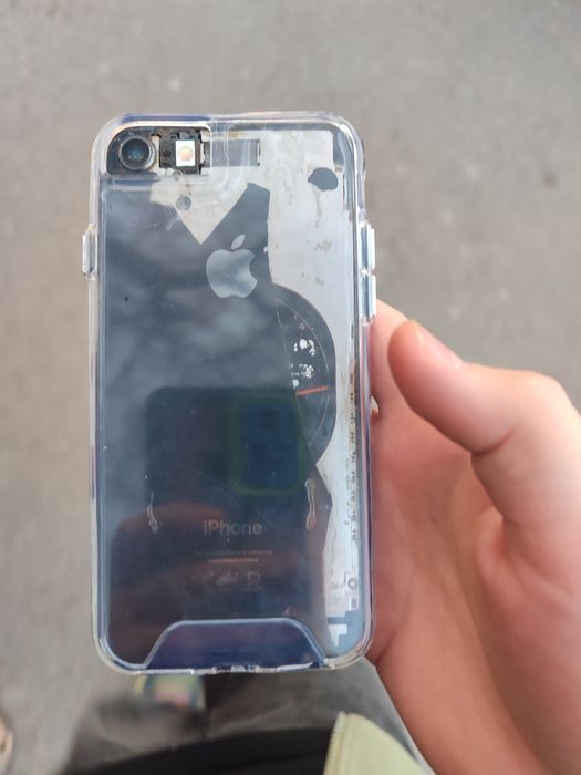 Продам айфон 8         м.