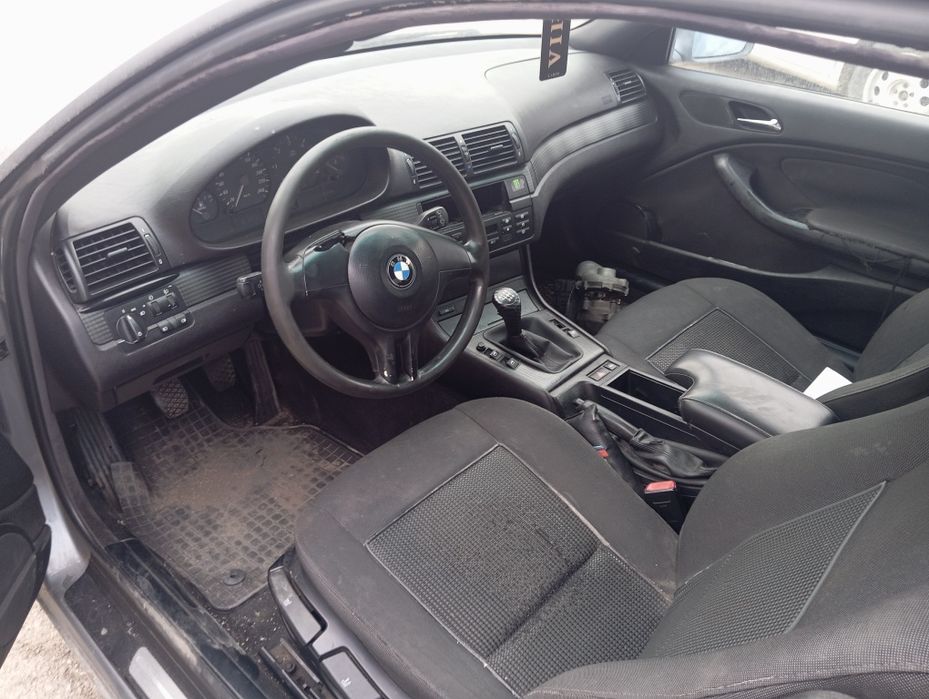 Продавам Е46 купе 320cd 150 фейслифт На части