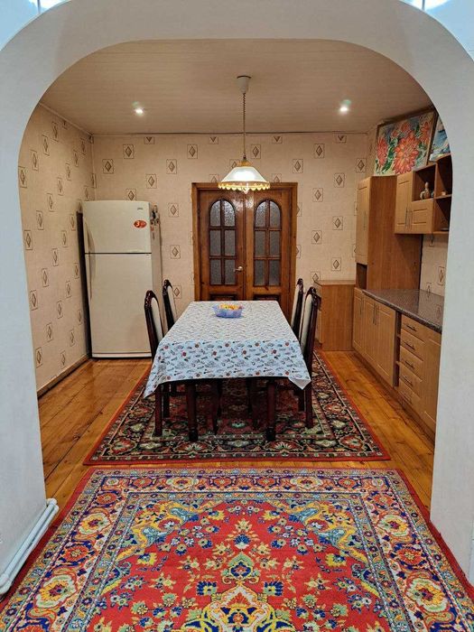 Продаётся шикарная возможность в самом центре, напротив с Mirabad Ave