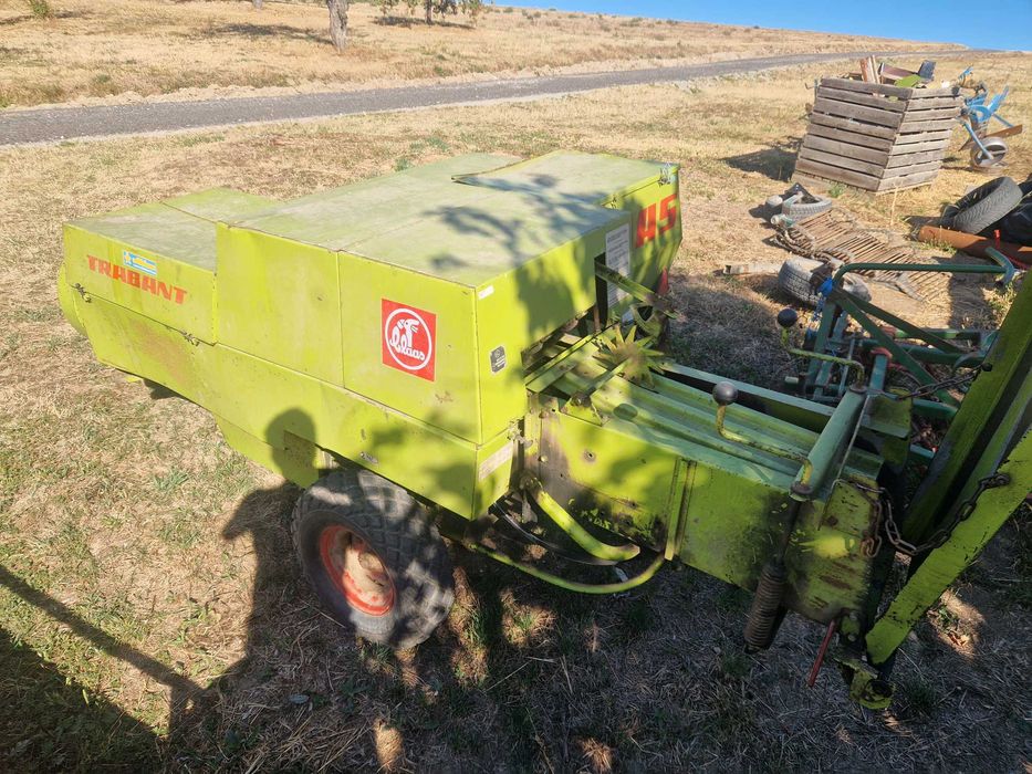 Balotiera presa de balotat Claas