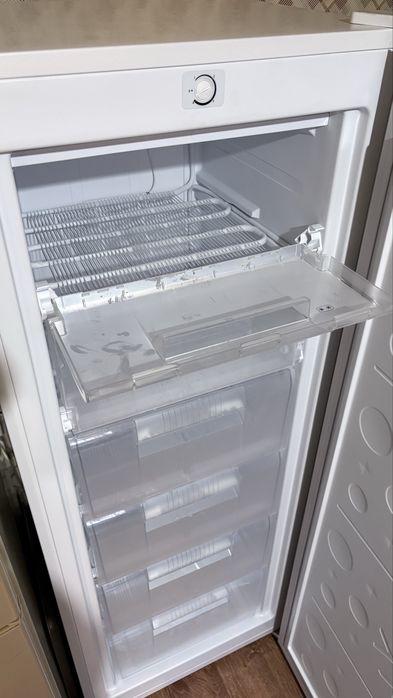 Морозильник Leadbros 230 л.