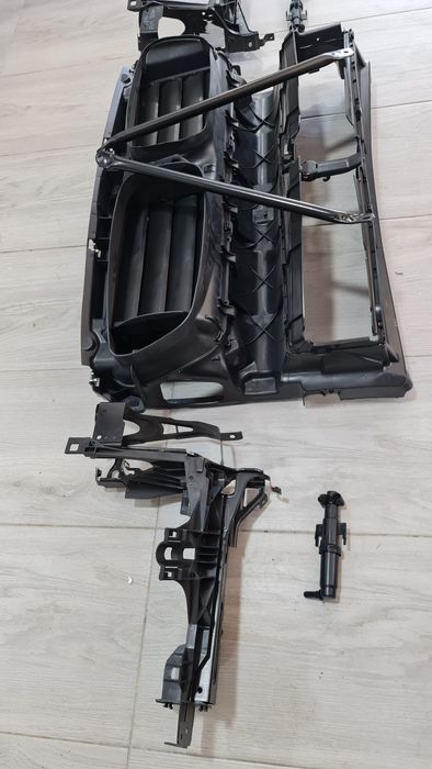 Hota difuzor deflector aer trager suport far spalator BMW 5 f10 f11