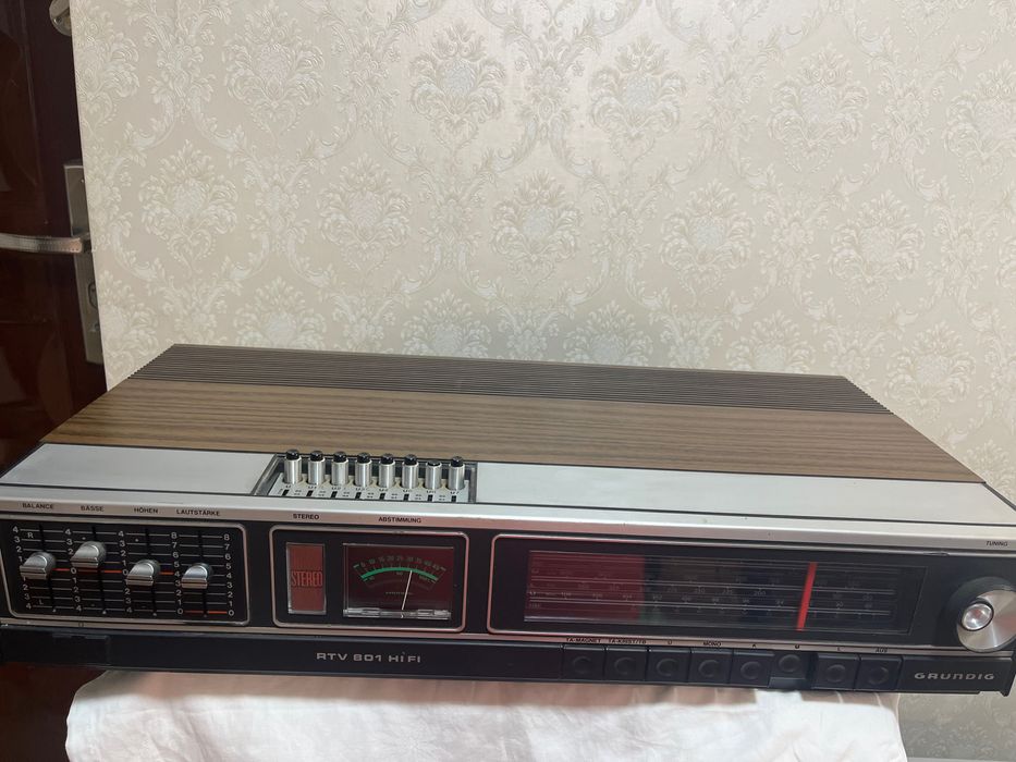 Vintige ampituner., statie Grundig RTV 801 HI-FI